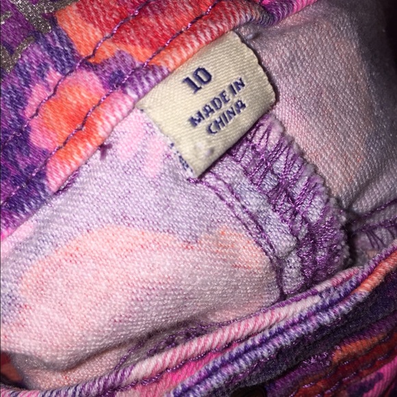 Fun Floral-Patterned Pants - Picture 3 of 3